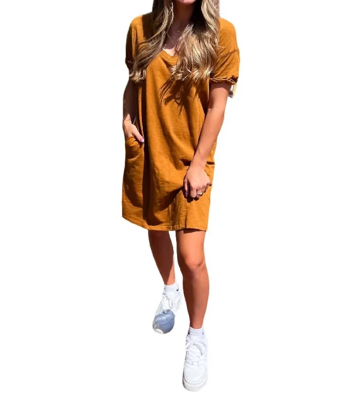 Women's shirt dress fam glow -T-Shirt Dress In Dark Mustard